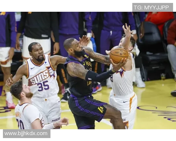 湖人逆转太阳获得西部半决赛首胜